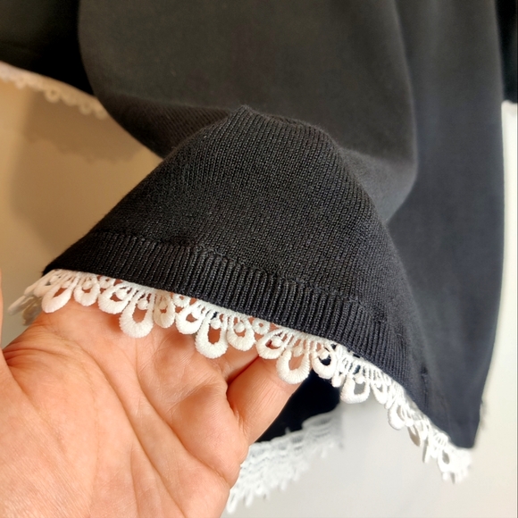 Adrianna Papell Black Knit Sweater Blouse White Scalloped Lace Trim - Picture 6 of 12